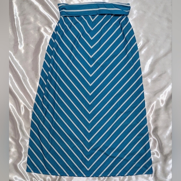 Faded Glory Women's Medium Blue & White Open A-Line Long Maxi Summer Skirt - Picture 3 of 8